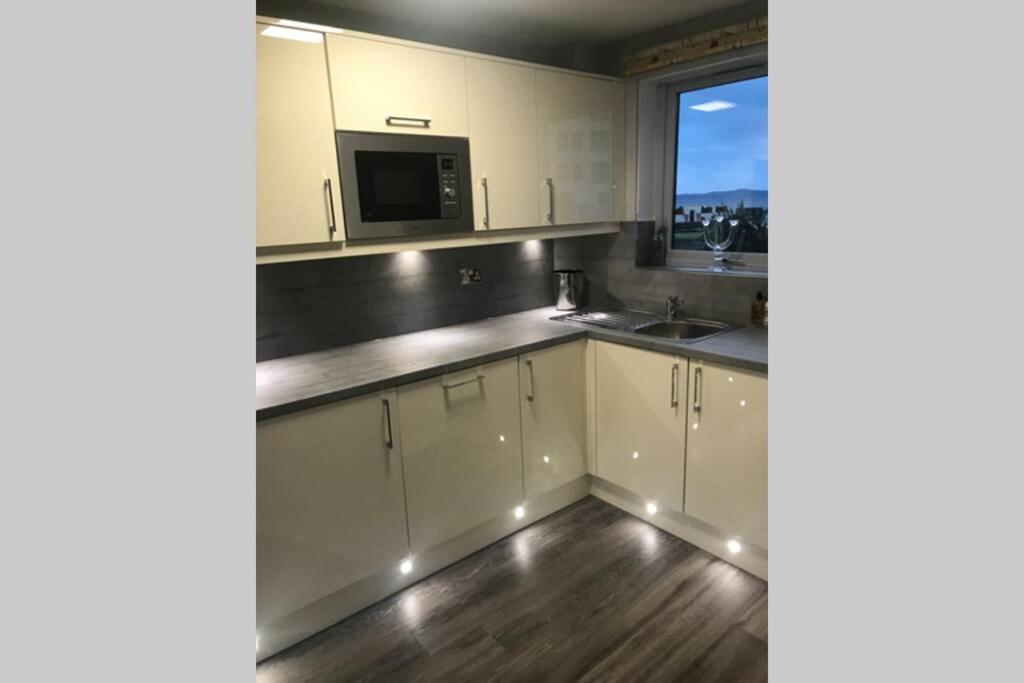 Largs Sea Front, Modern Apartment Εξωτερικό φωτογραφία