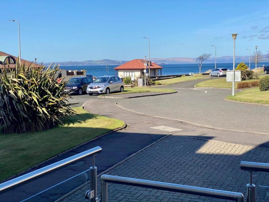 Largs Sea Front, Modern Apartment Εξωτερικό φωτογραφία